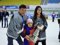Награждение призеров дивизиона «Дебютант» сезона АЛХЛ 2017-2018
